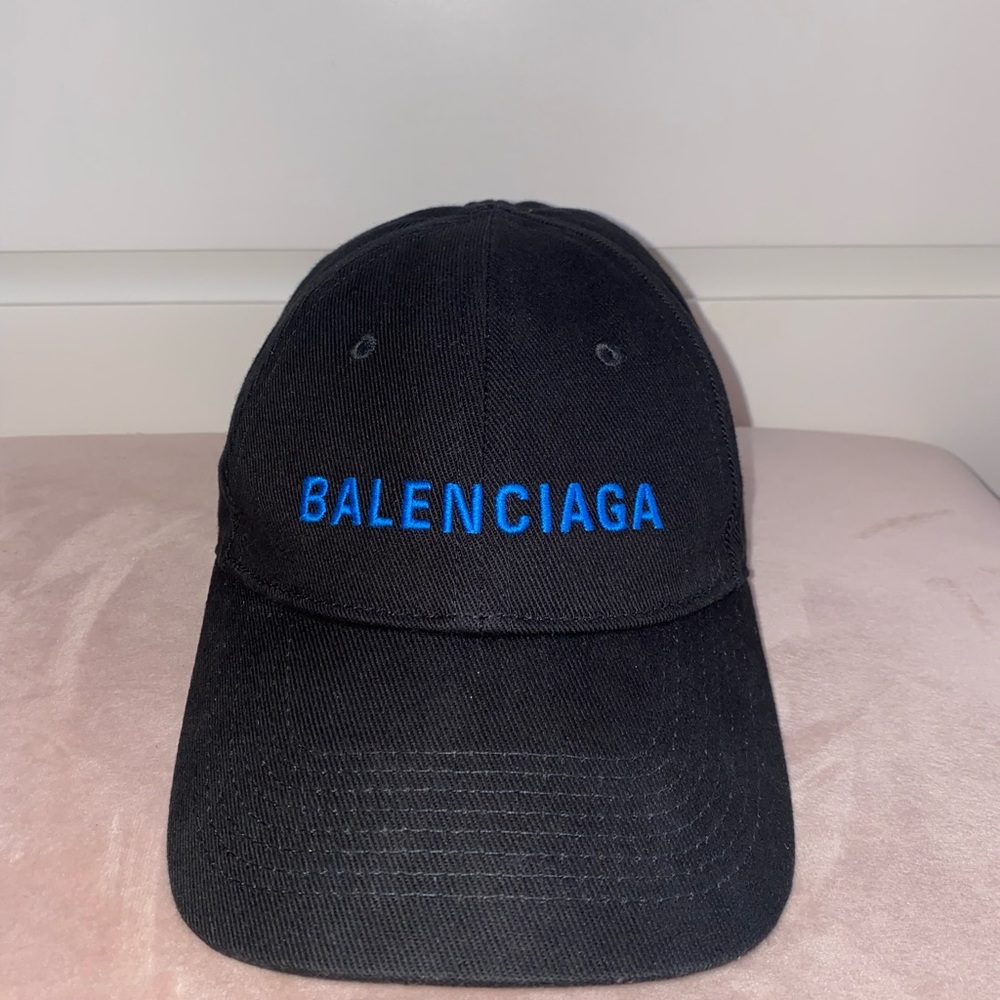 Authentic BALENCIAGA cap in black/blue